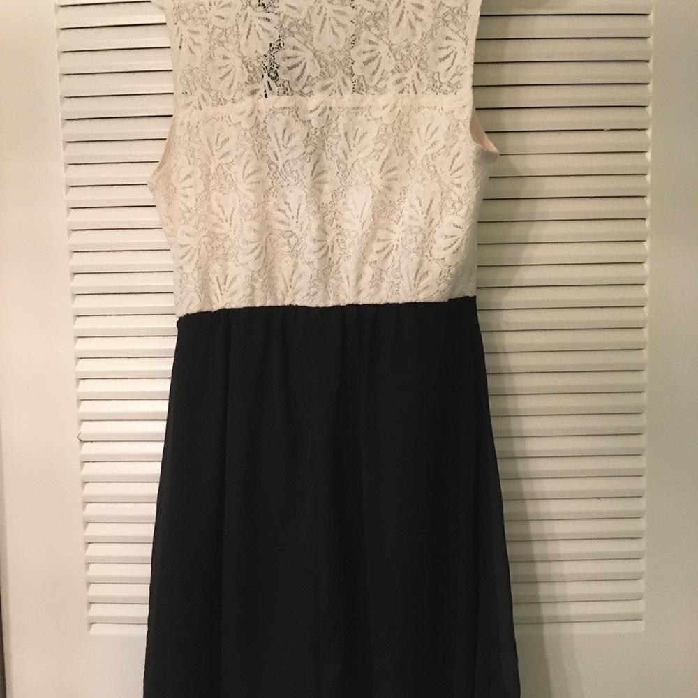 Dress - Picture 2 of 3
